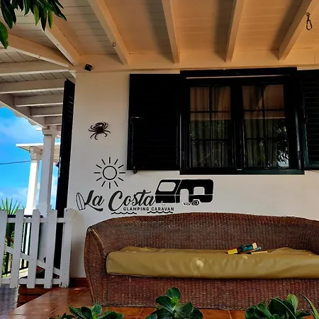 Glamping Caravan Lanzarote 蒂纳霍